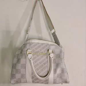 Adjustable/removable strap Steve Madden duffle purse